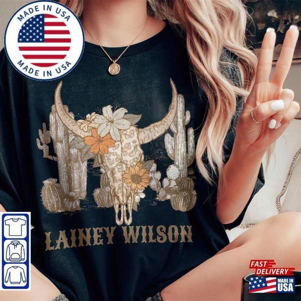 Lainey Wilson Bullhead Shirt Retro S T-Shirt Country Music